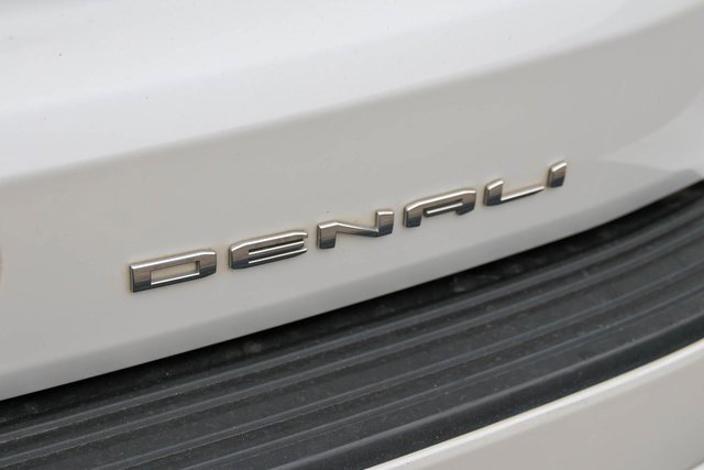 Used 2021 GMC Yukon Denali w/ Denali Premium Package image 9