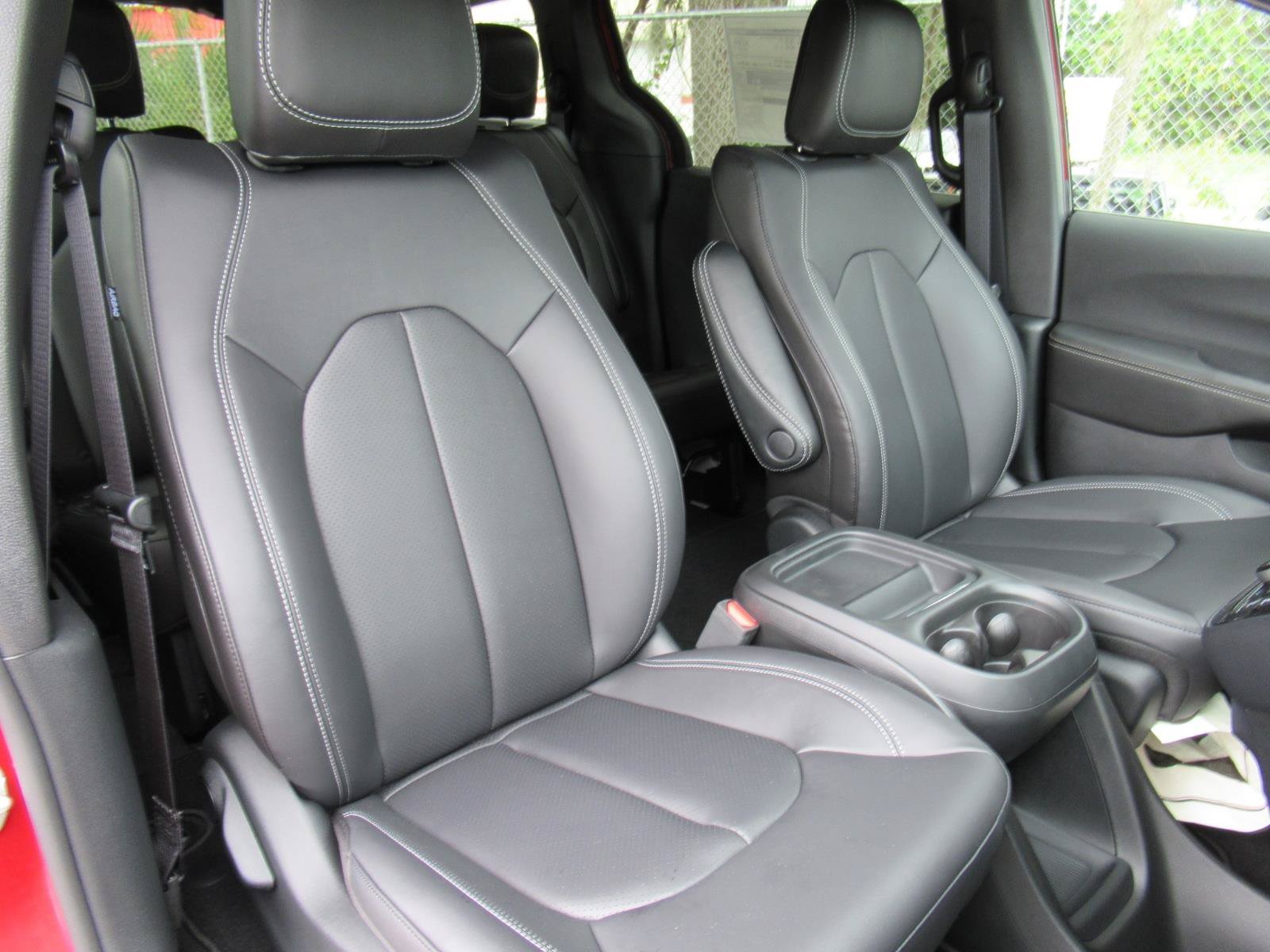 New 2027 Chrysler Pacifica LX FWD image 8