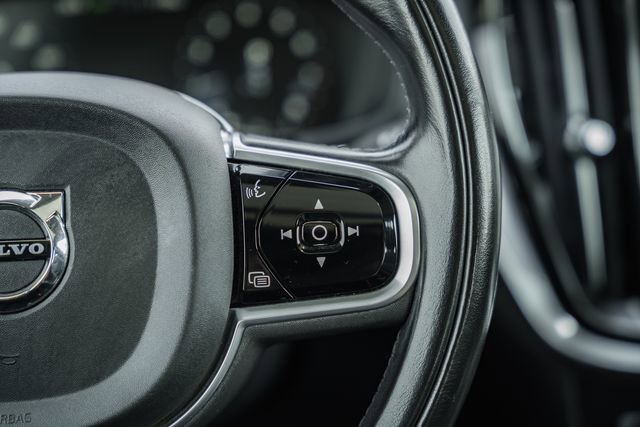 Used 2020 Volvo S60 T6 Momentum image 27