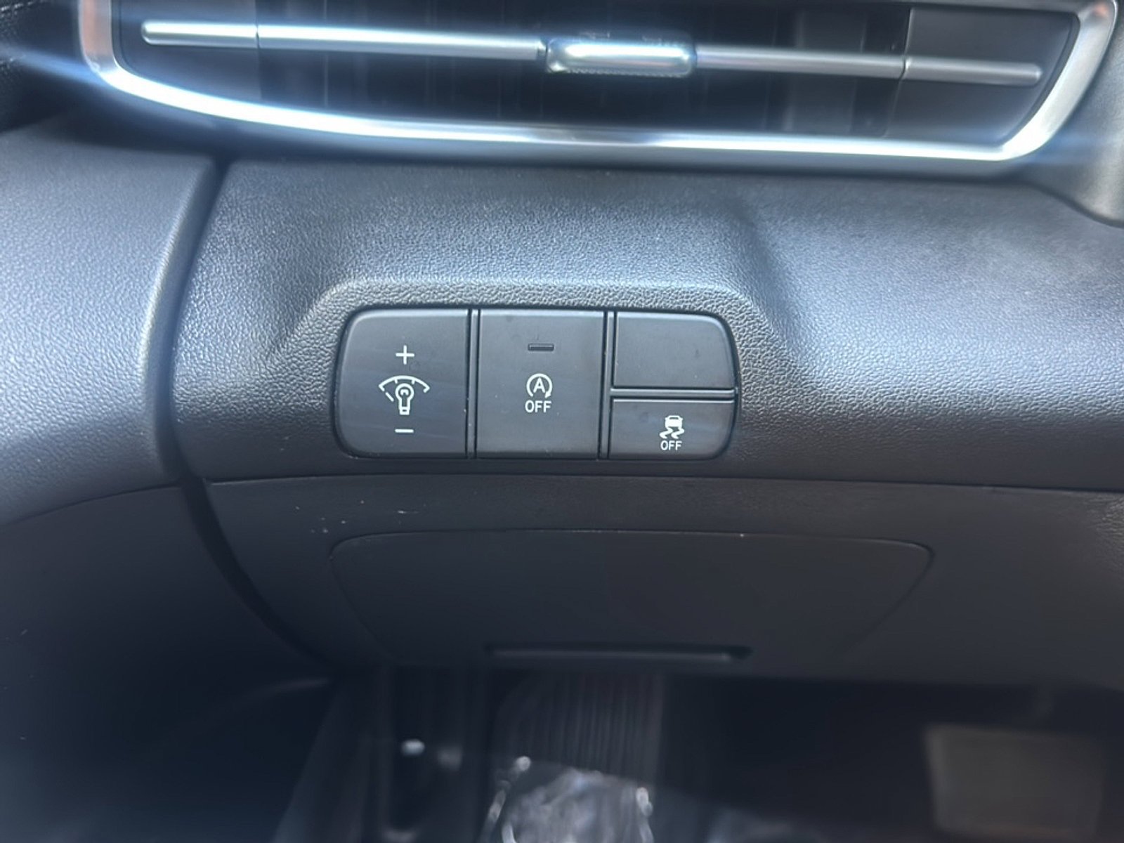 Used 2025 Hyundai Elantra SE FWD image 27