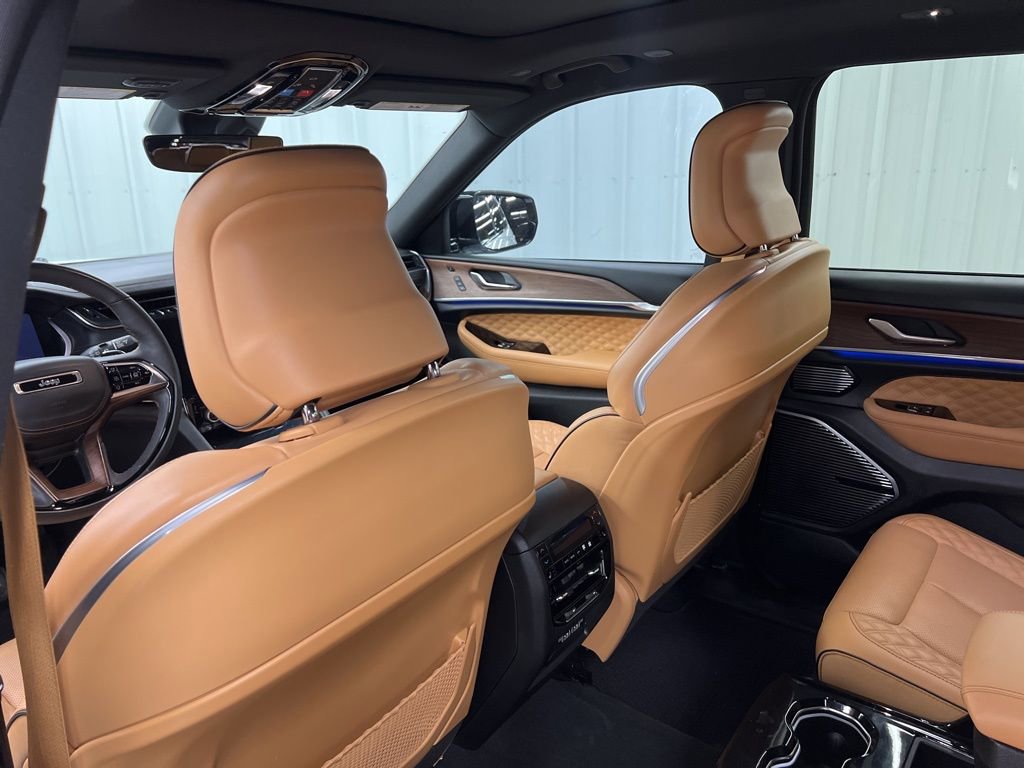 Used 2024 Jeep Grand Cherokee L Summit w/ High Altitude Package image 12