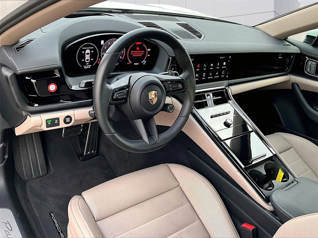 Used 2025 Porsche Panamera 4 image 4
