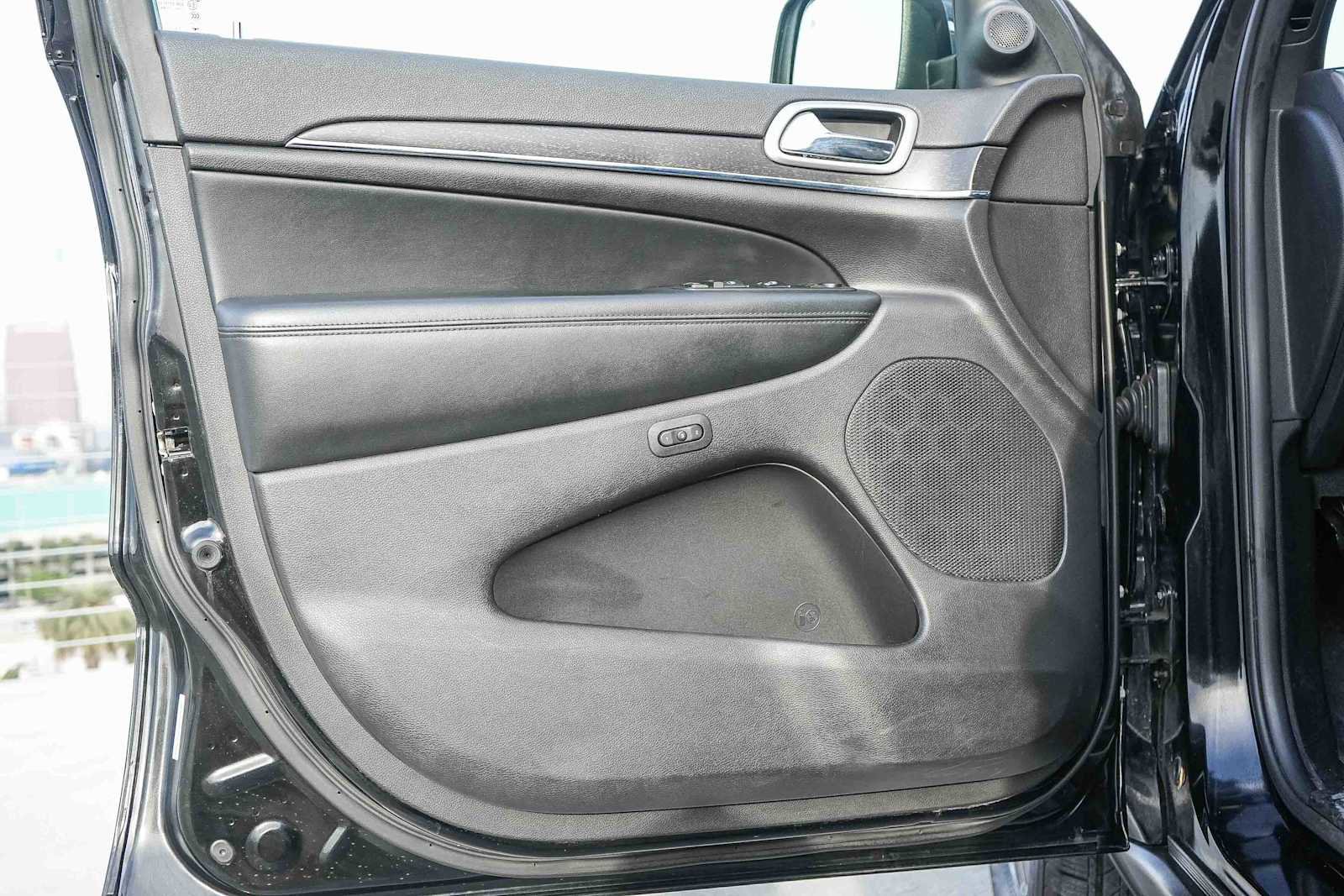 Used 2018 Jeep Grand Cherokee Limited image 21