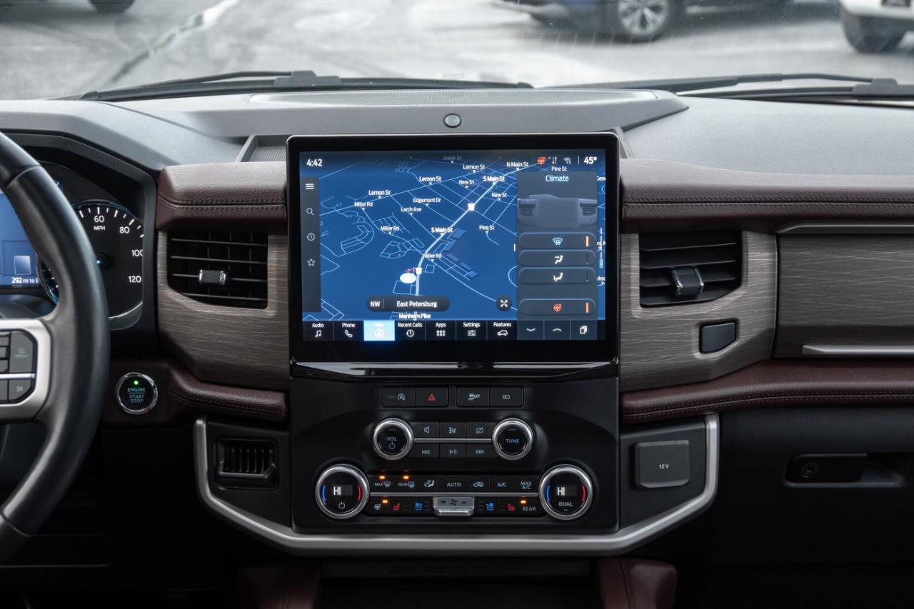 Used 2024 Ford Expedition Limited image 35