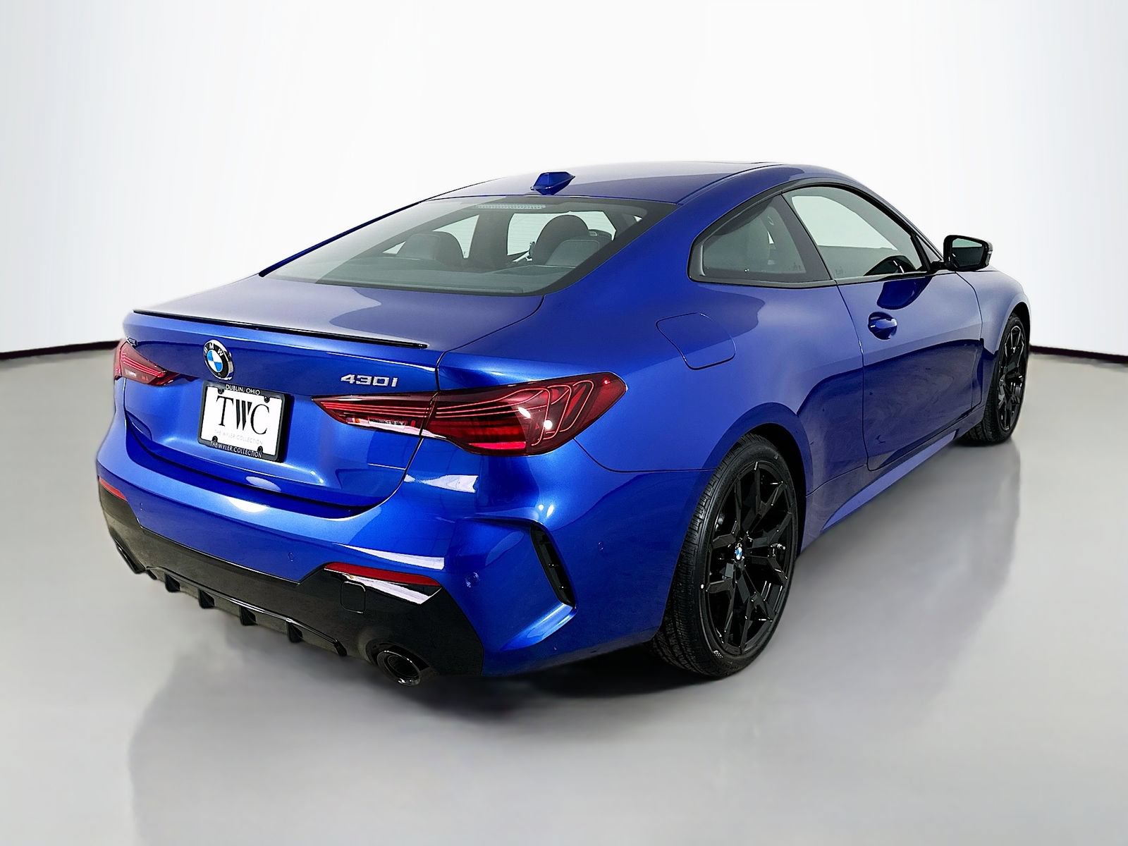 New 2026 BMW 430i xDrive Coupe w/ M Sport Package AWD/4WD image 5