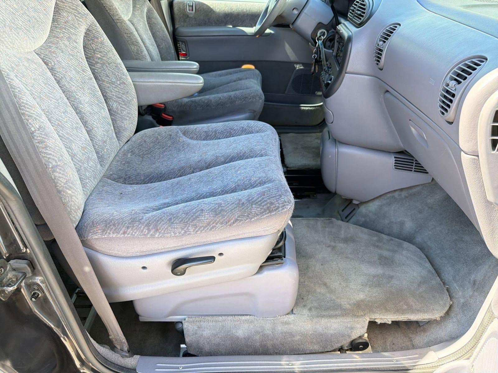 Used 1999 Dodge Grand Caravan LE image 27