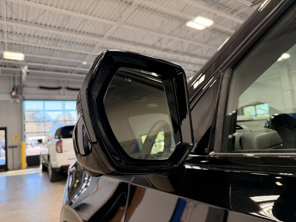 Used 2025 Chevrolet Suburban RST w/ Sun And Tow Package image 13