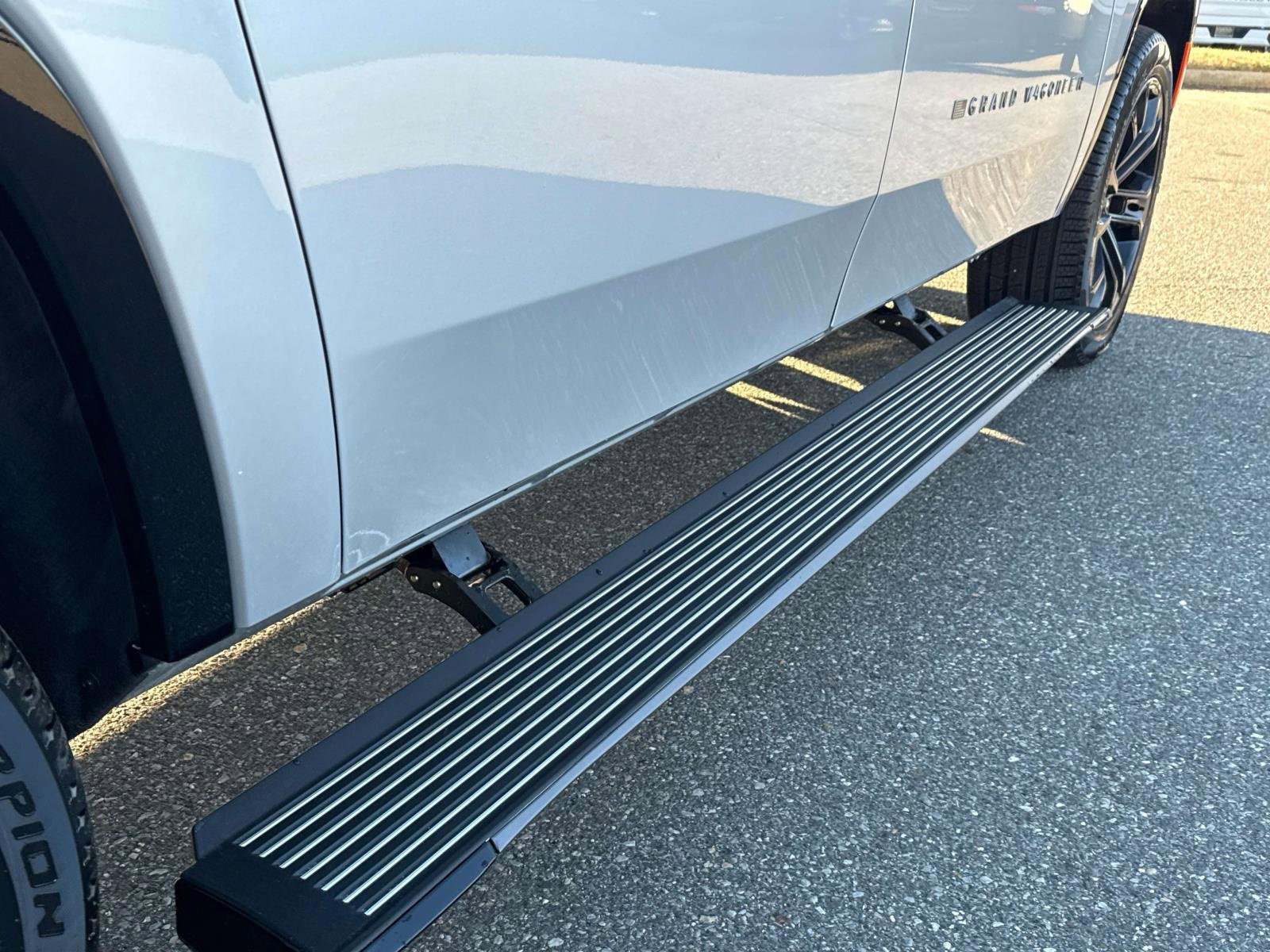 New 2026 Jeep Grand Wagoneer L Summit image 36