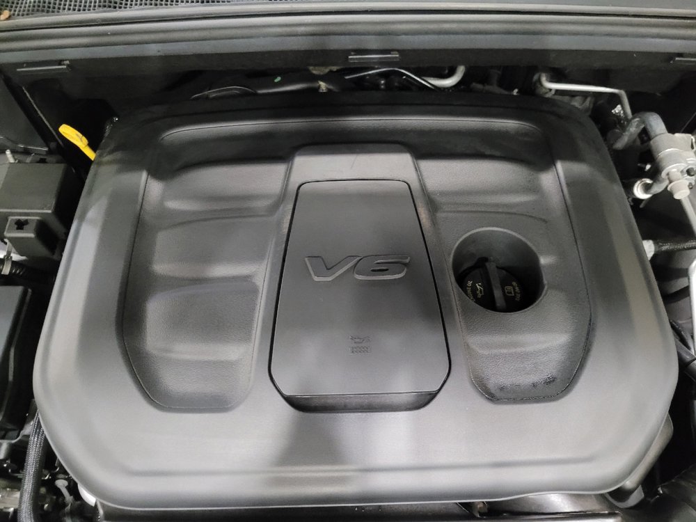 Used 2019 Jeep Grand Cherokee Laredo AWD/4WD image 30