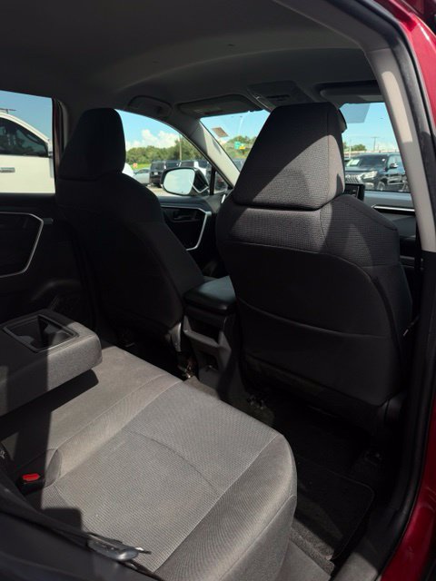 Used 2021 Toyota RAV4 LE FWD image 26