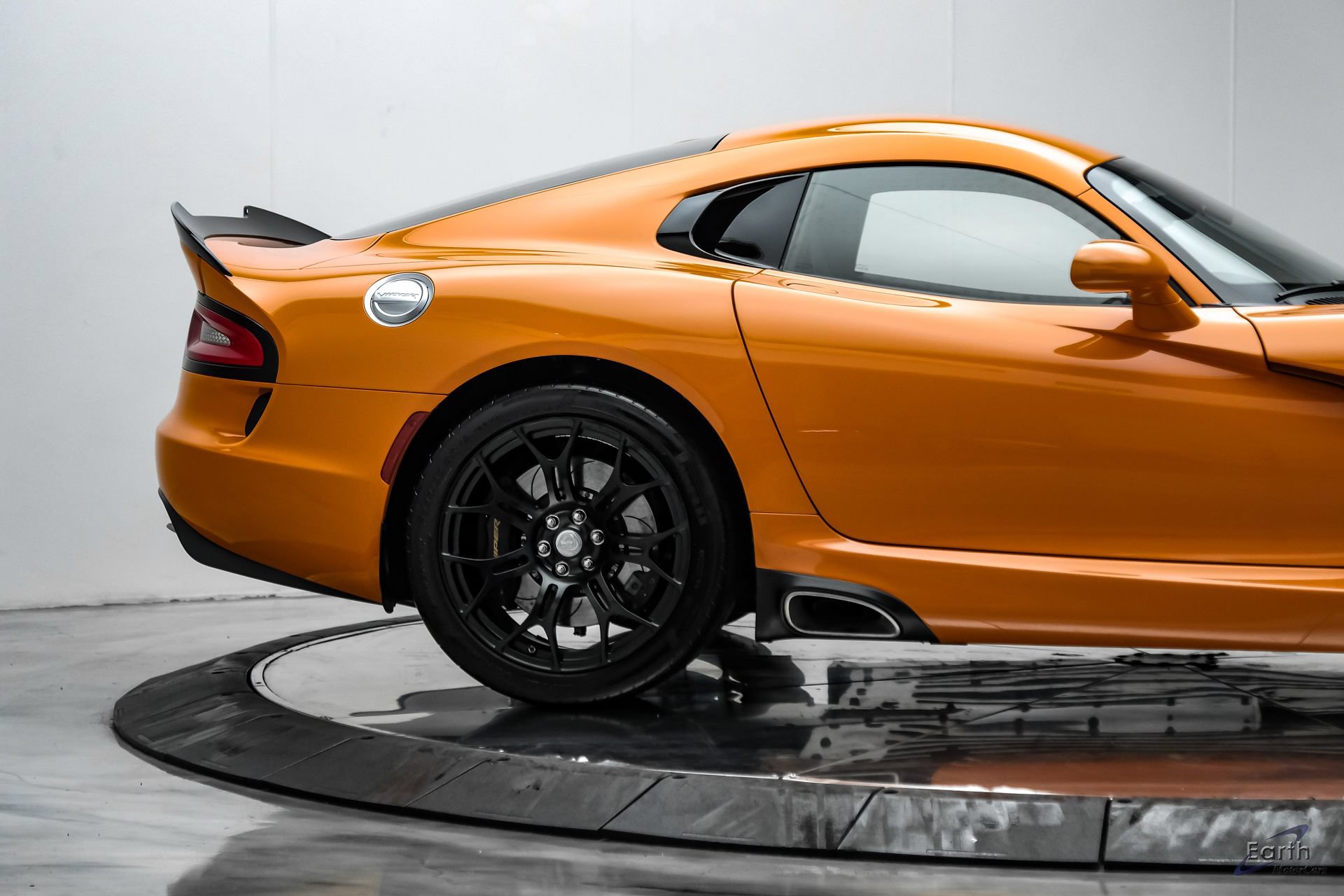 Used 2014 SRT Viper SRT-10 RWD image 25