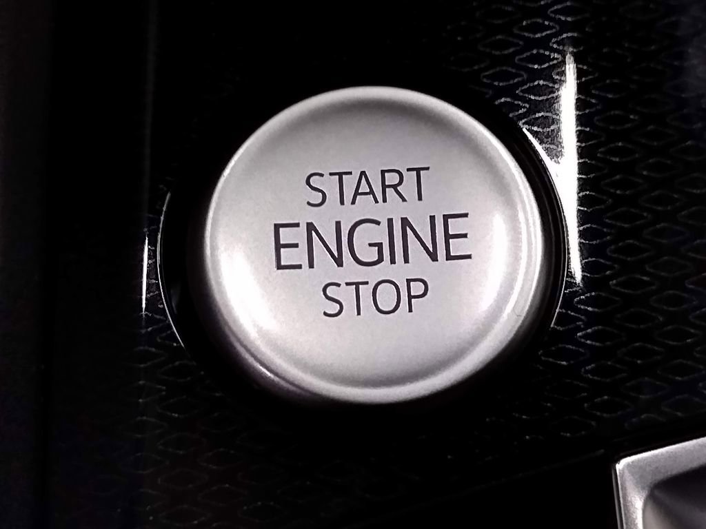 New 2025 Volkswagen Taos SE image 34