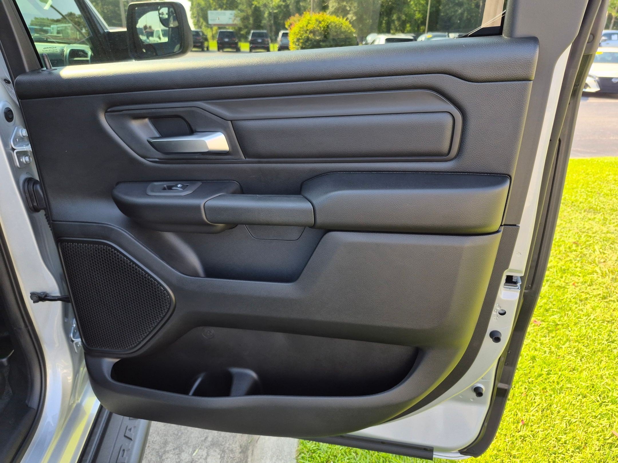 New 2026 RAM 1500 Express AWD/4WD image 21