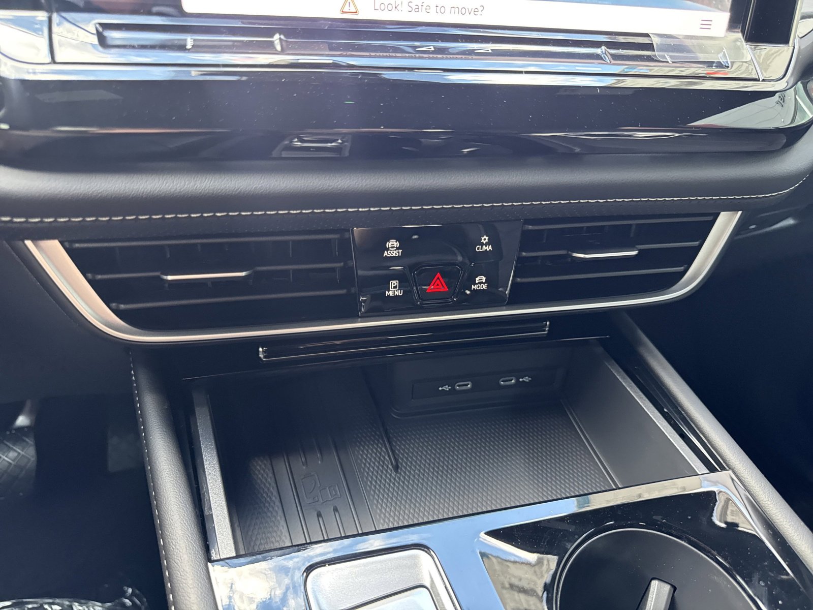 New 2026 Volkswagen Atlas Cross Sport SE image 27