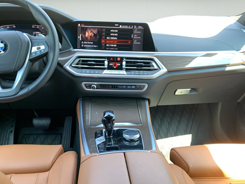 Used 2022 BMW X5 xDrive40i w/ Premium Package AWD/4WD image 18