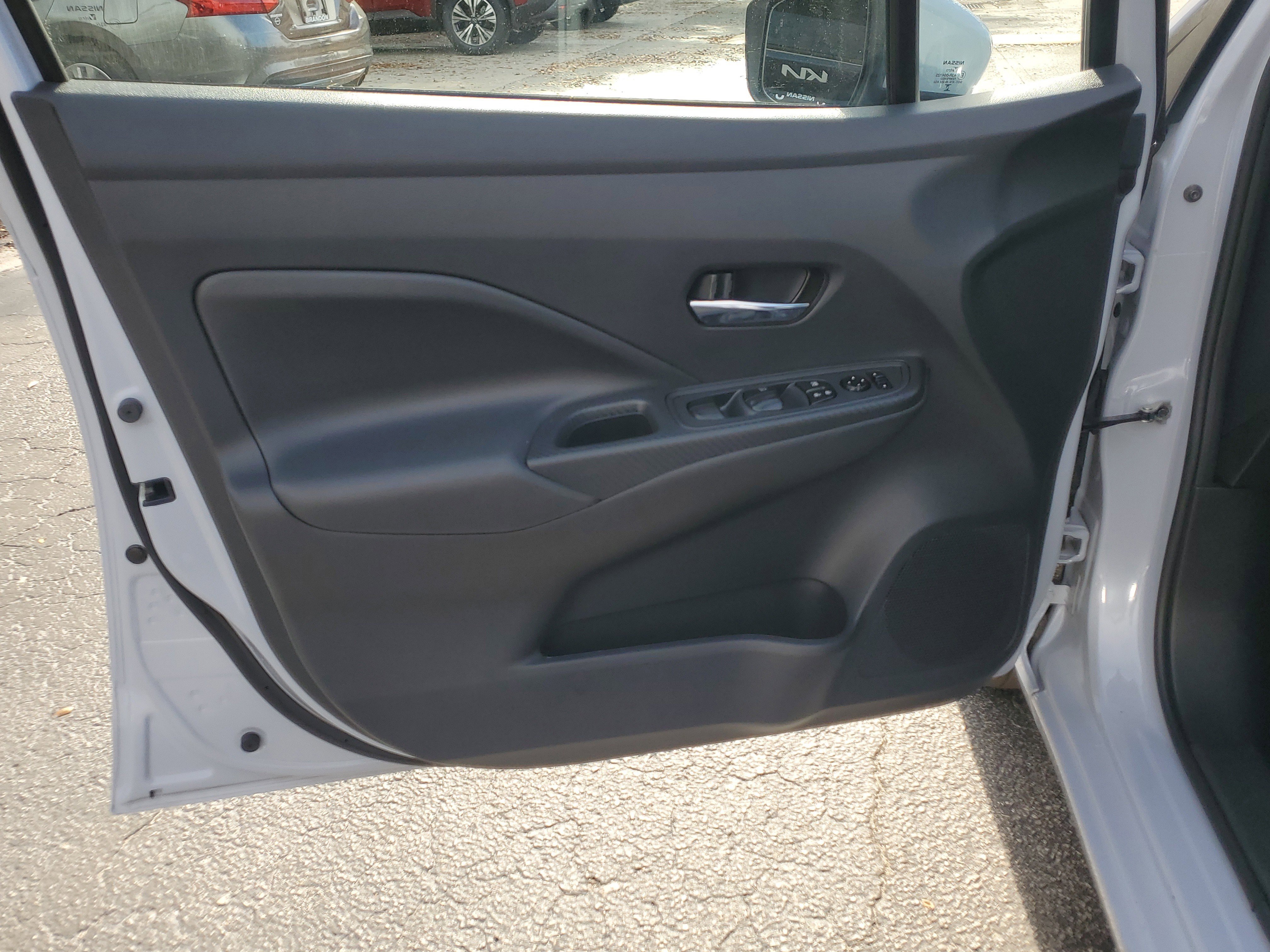Certified 2025 Nissan Versa SV image 16