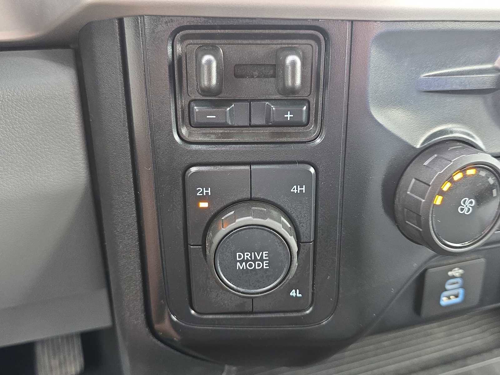 Used 2025 Ford F250 XLT image 29