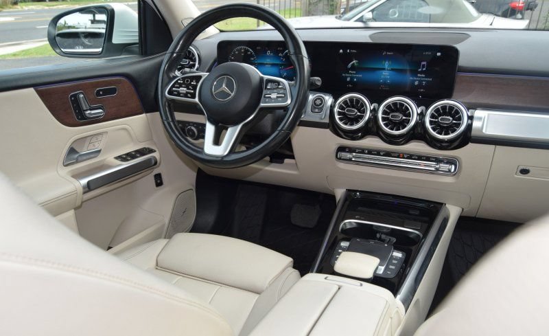 Used 2023 Mercedes-Benz GLB 250 4MATIC w/ Premium Package image 27