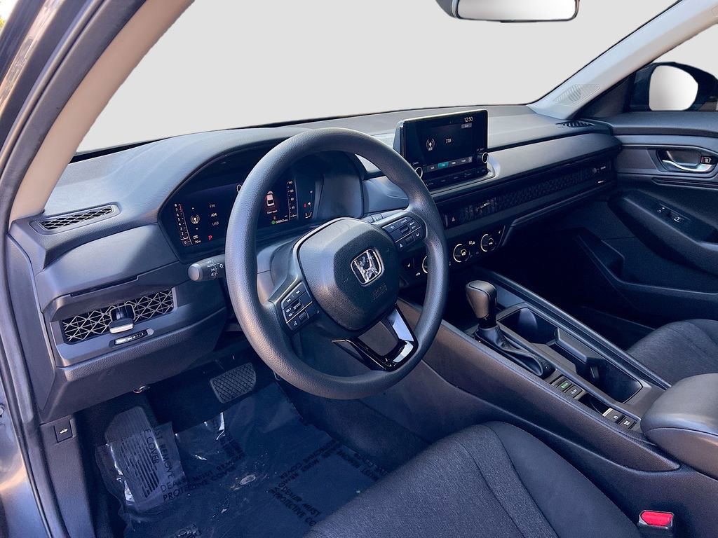 Used 2025 Honda Accord SE image 9