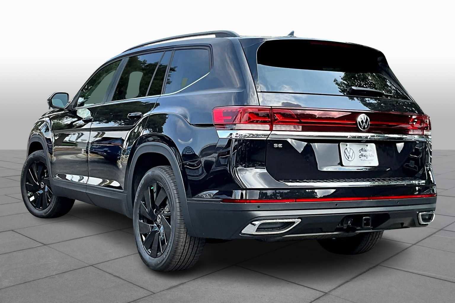 New 2026 Volkswagen Atlas SE image 12