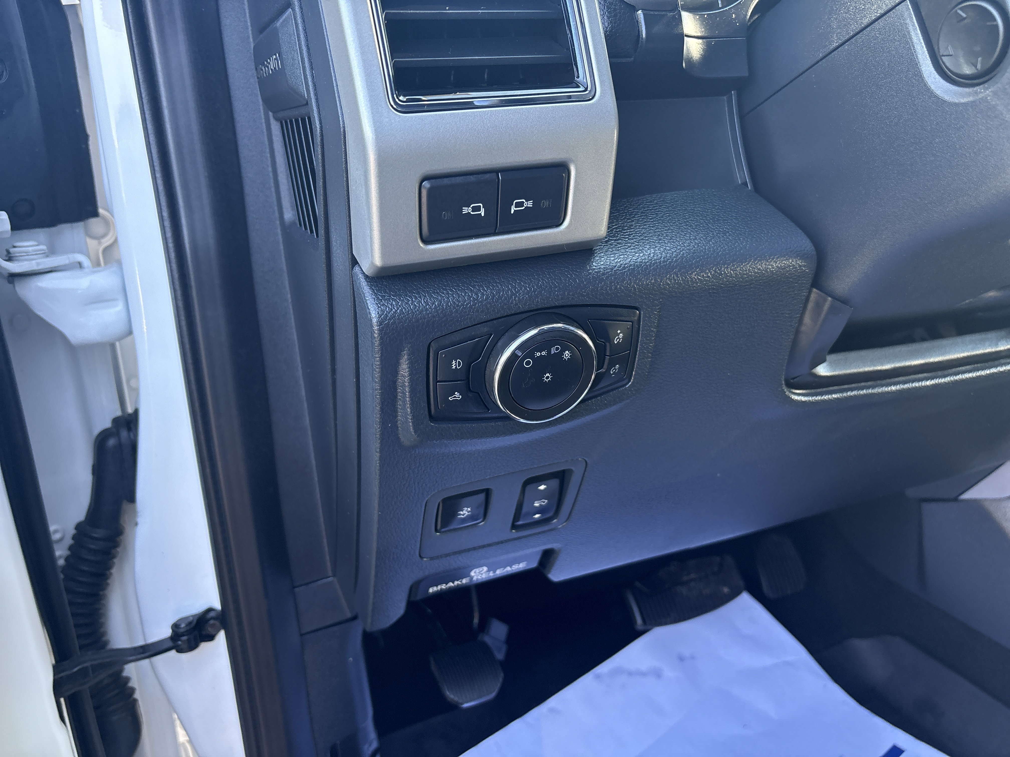 Used 2022 Ford F250 Lariat w/ Tremor Off-Road Package AWD/4WD image 13