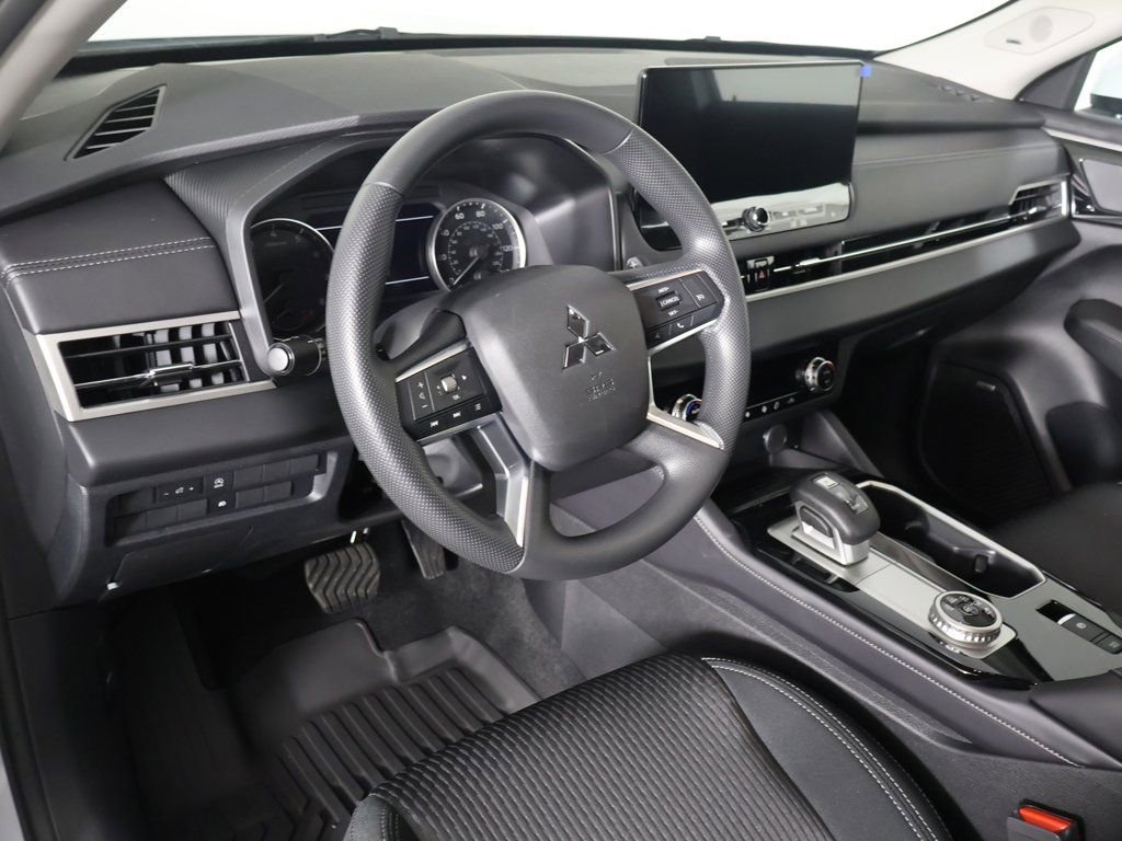 New 2026 Mitsubishi Outlander ES FWD image 26