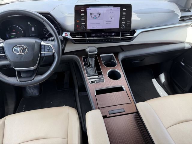 Used 2024 Toyota Sienna XLE FWD image 20