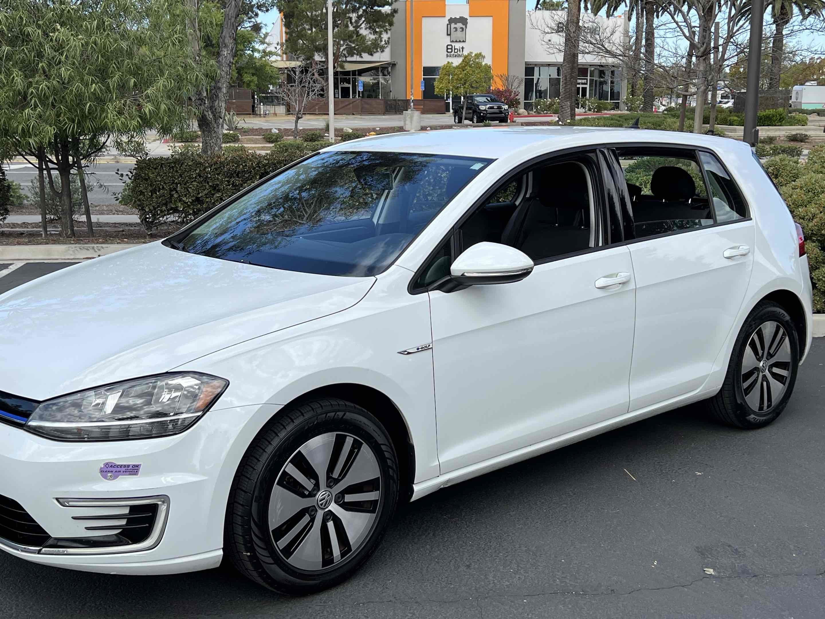 Used 2019 Volkswagen e-Golf SE w/ Driver Assistance Package image 45