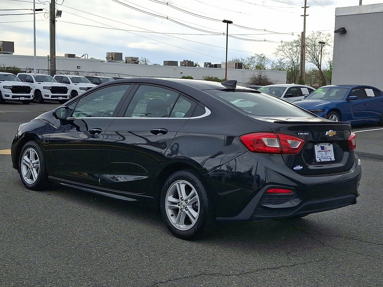 Used 2018 Chevrolet Cruze LT w/ Sun And Sound Package image 5