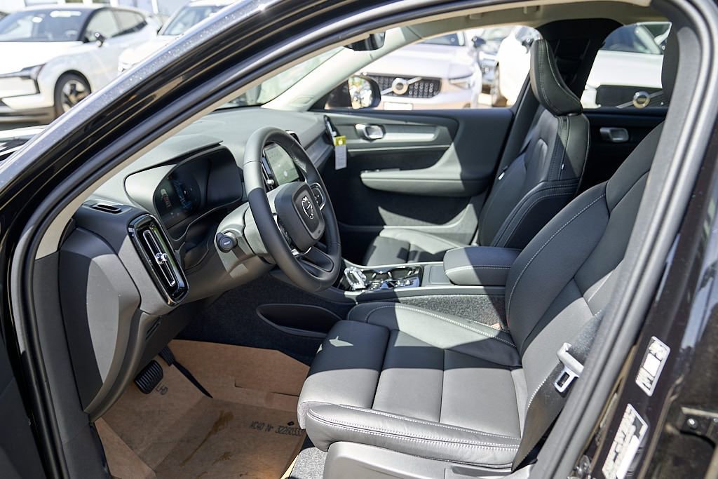 New 2026 Volvo XC40 B5 Plus AWD/4WD image 17