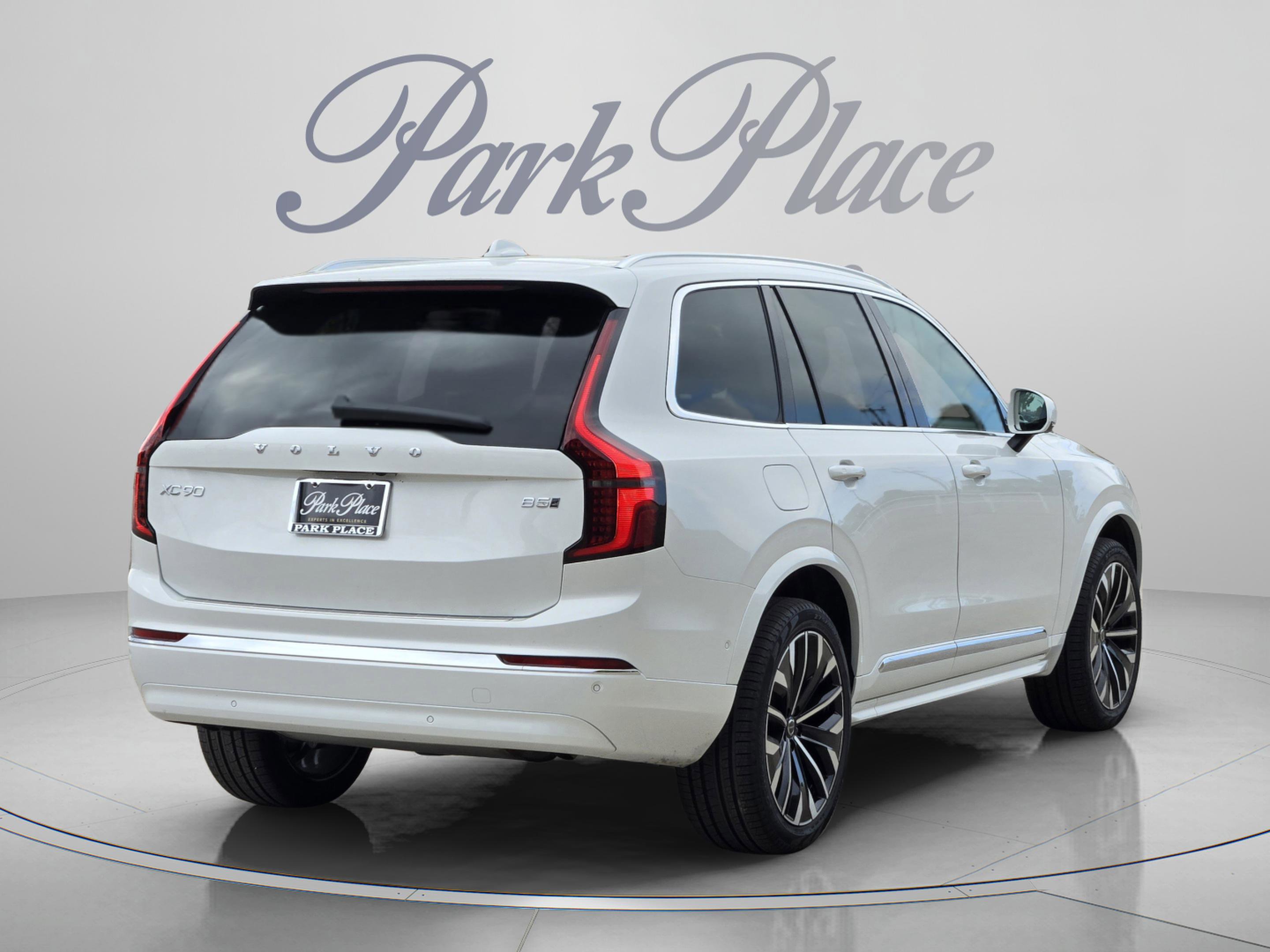 Used 2026 Volvo XC90 B5 Plus w/ Protection Package Premier AWD/4WD image 6