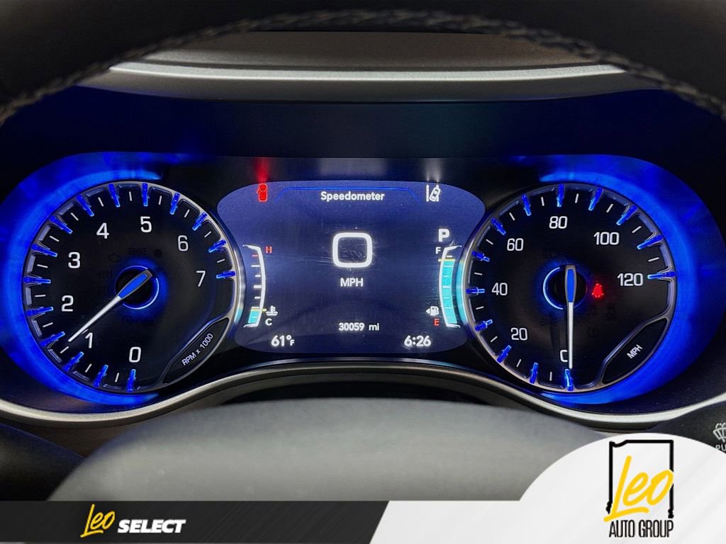 Used 2025 Chrysler Pacifica Select FWD image 15