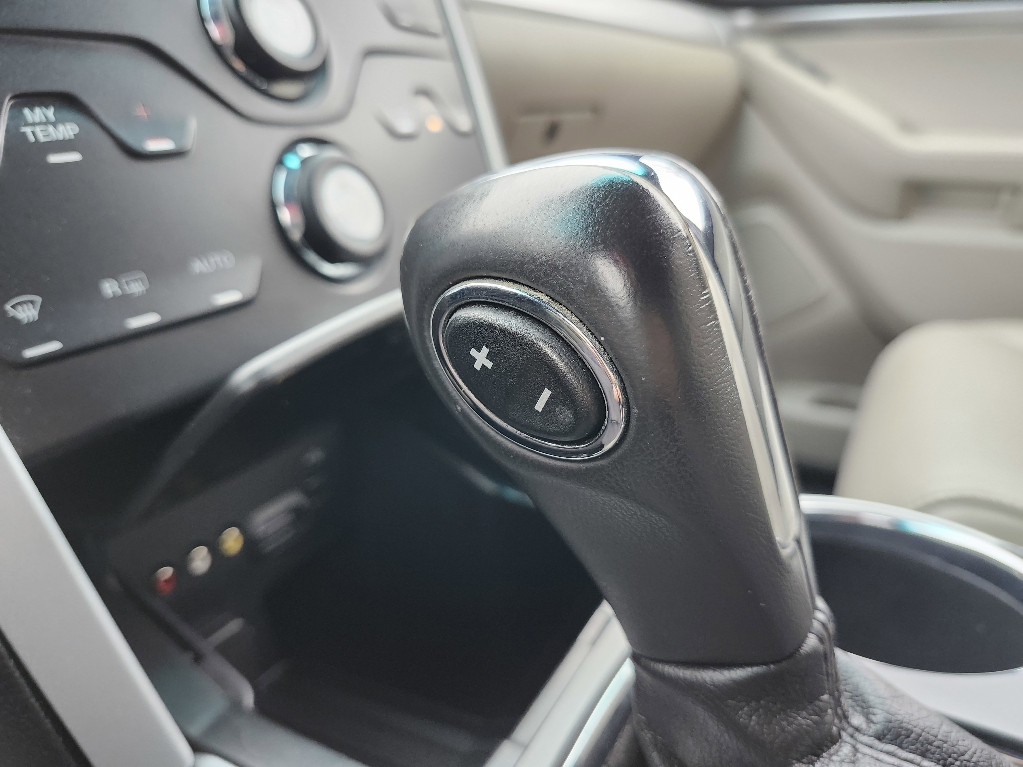 Used 2013 Ford Explorer XLT image 13