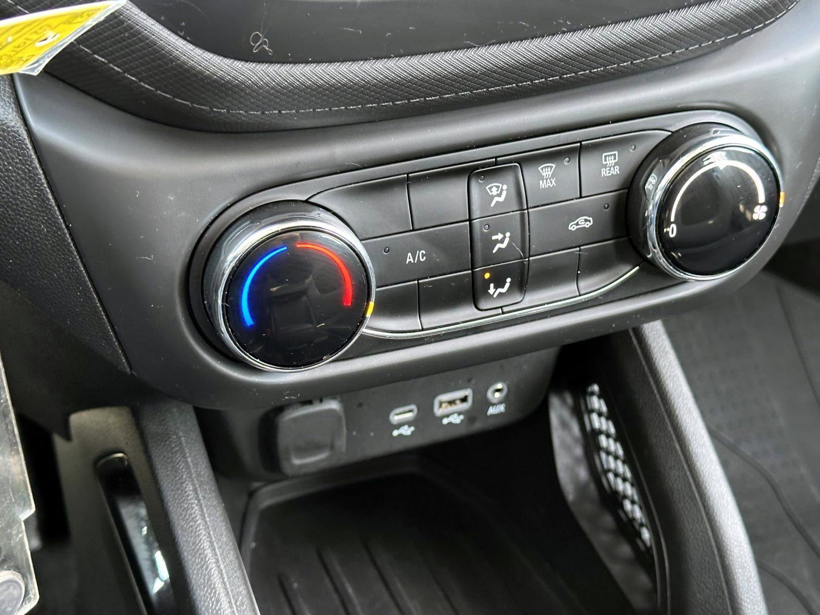 Used 2021 Chevrolet TrailBlazer LS image 23