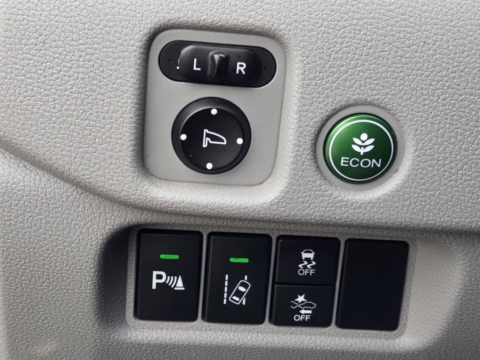 Used 2016 Honda Pilot Touring image 25