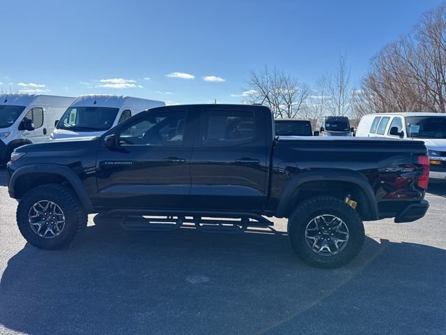 Used 2023 Chevrolet Colorado ZR2 w/ ZR2 Convenience Package III AWD/4WD image 3