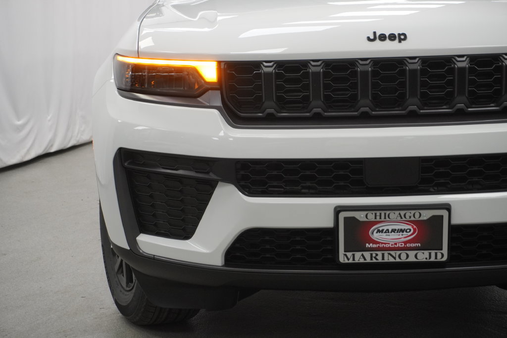 New 2026 Jeep Grand Cherokee Altitude AWD/4WD image 6