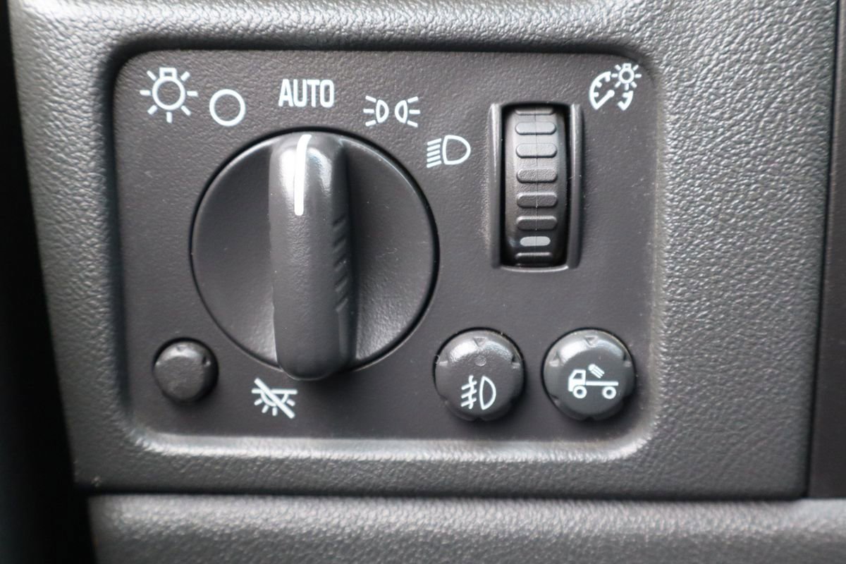 Used 2005 Chevrolet Colorado LS image 28