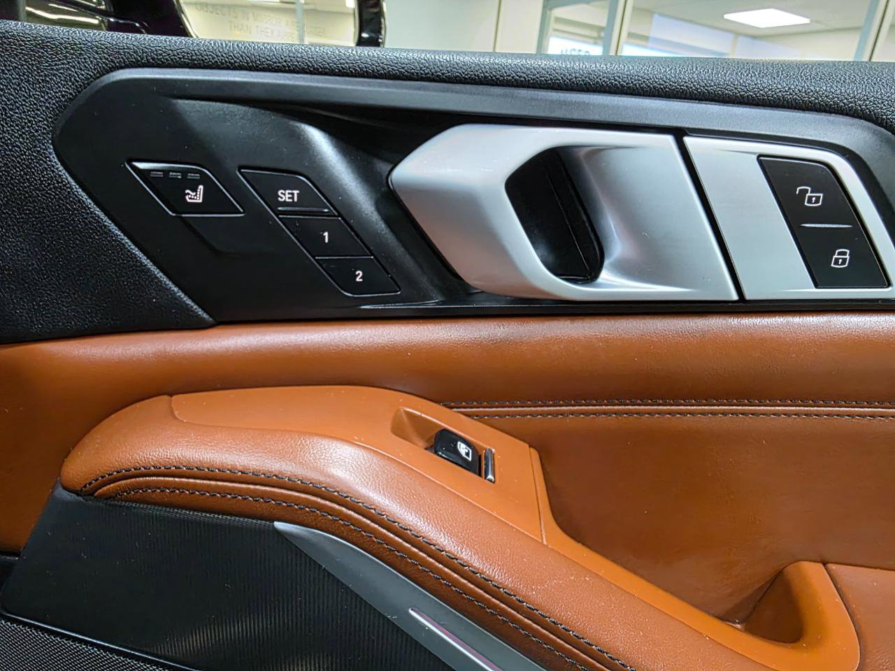 Used 2019 BMW X5 xDrive50i w/ M Sport Package image 36