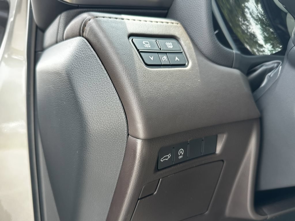 Used 2024 Lexus LX 600 4WD w/ Appearance Package image 35