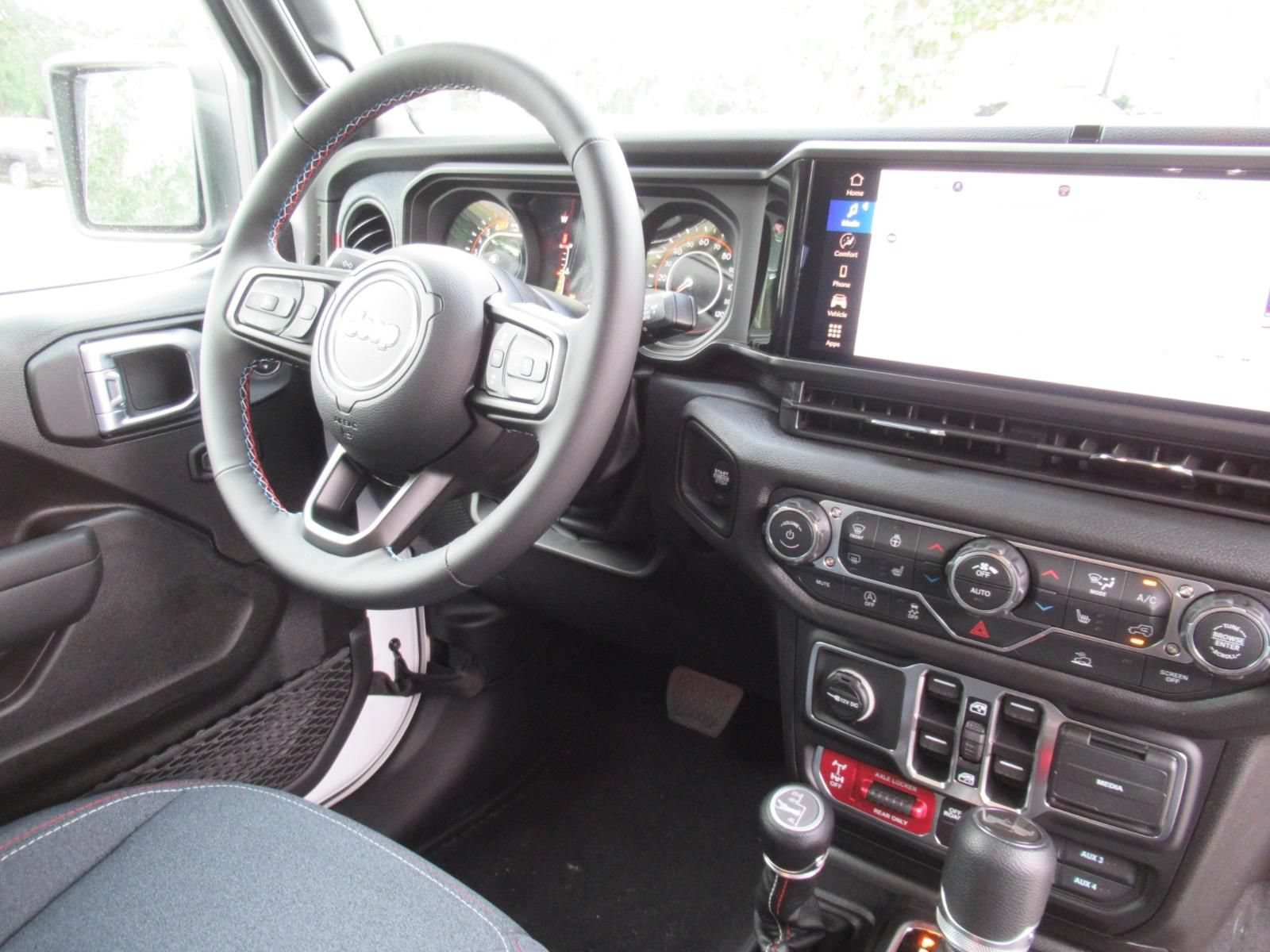 New 2026 Jeep Wrangler Unlimited Sport w/ Dual Top Group AWD/4WD image 24
