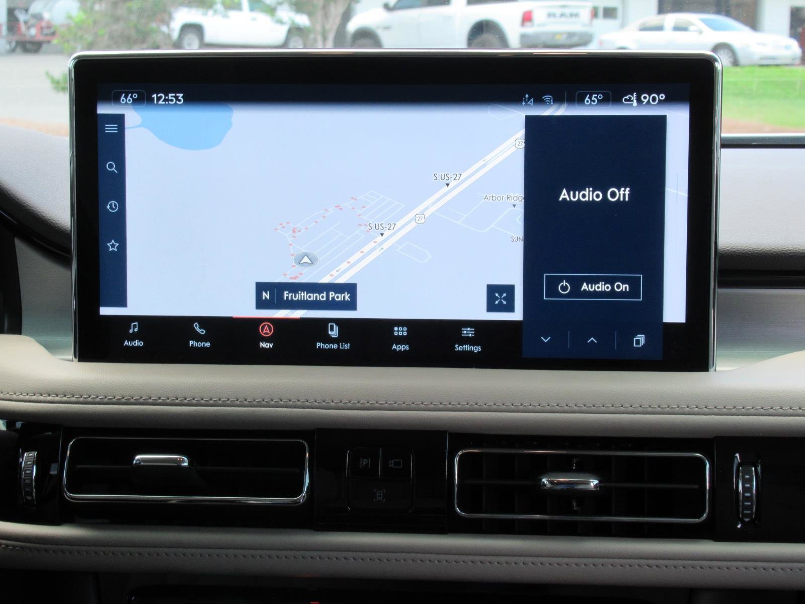 Used 2022 Lincoln Nautilus FWD w/ Premium Package image 15