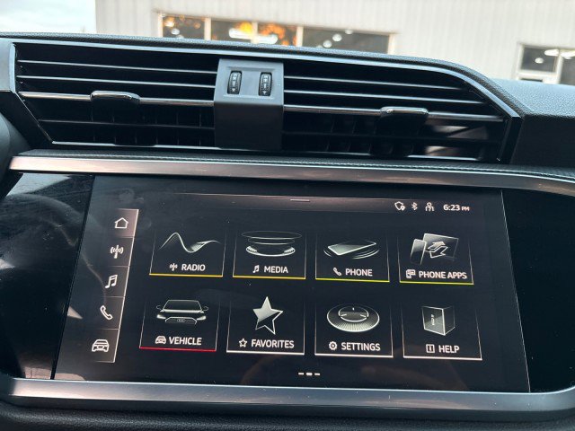 Used 2024 Audi Q3 2.0T Premium image 21