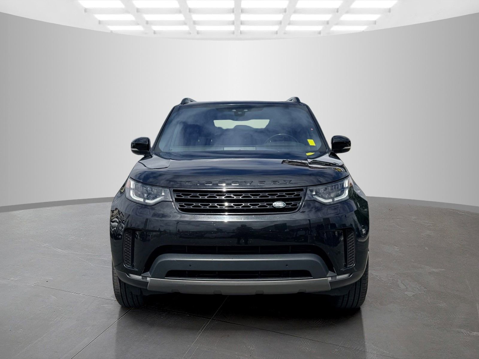 Used 2019 Land Rover Discovery HSE AWD/4WD image 2