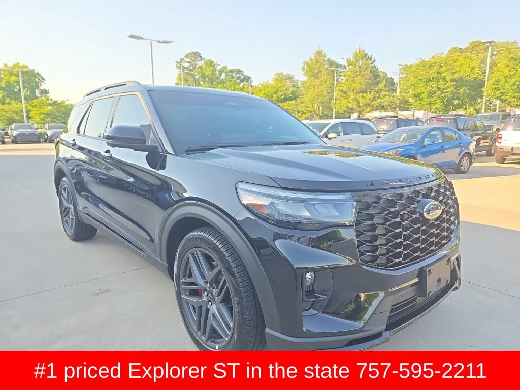Used 2026 Ford Explorer ST w/ Sun And Sound Package AWD/4WD image 2