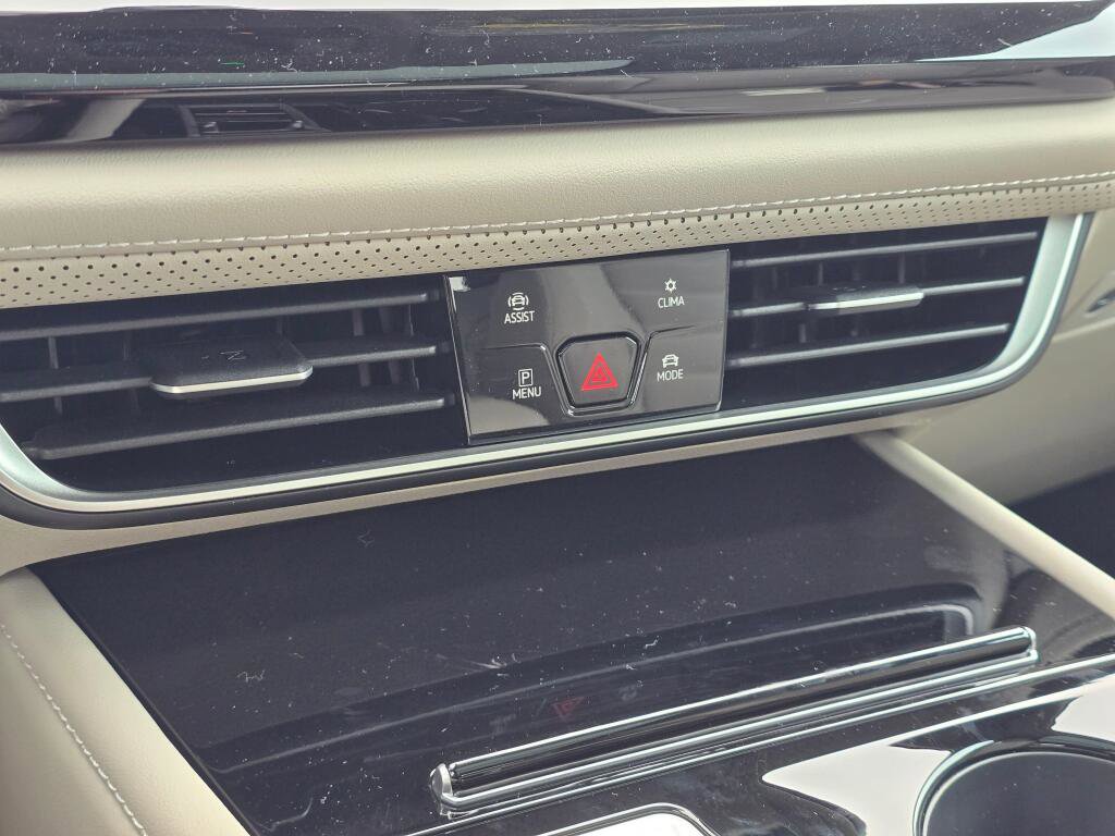 New 2026 Volkswagen Atlas SEL image 30