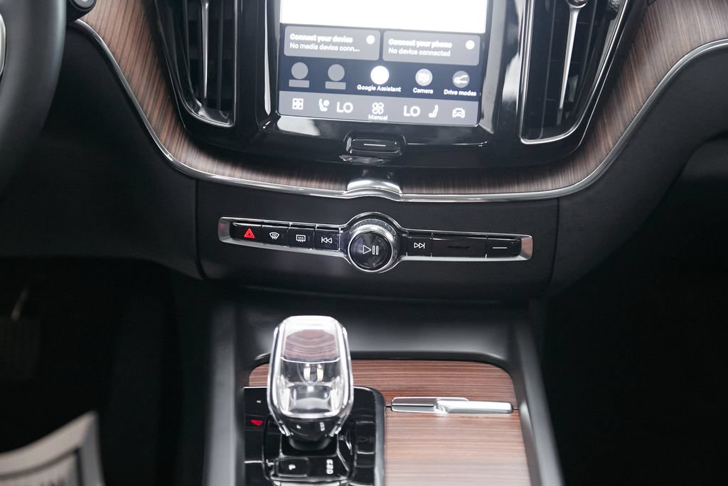 Certified 2023 Volvo XC60 B5 Ultimate AWD/4WD image 28