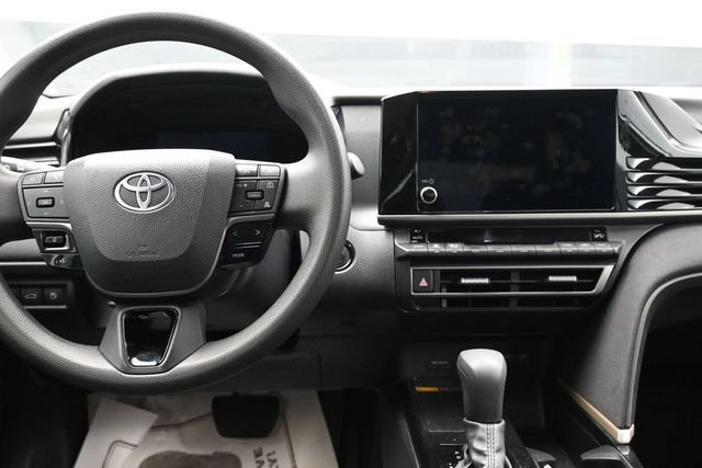 Used 2025 Toyota Camry LE FWD image 22