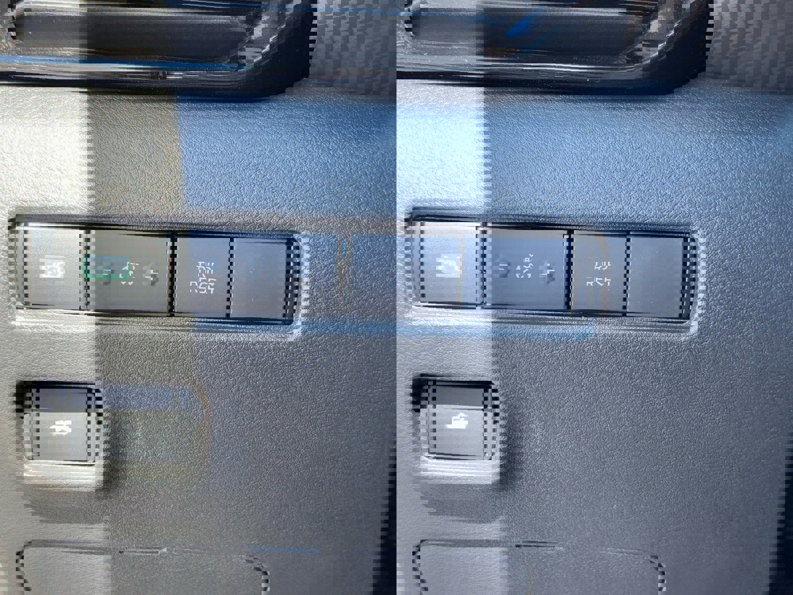 New 2025 Nissan Sentra SV w/ SV Premium Package image 27