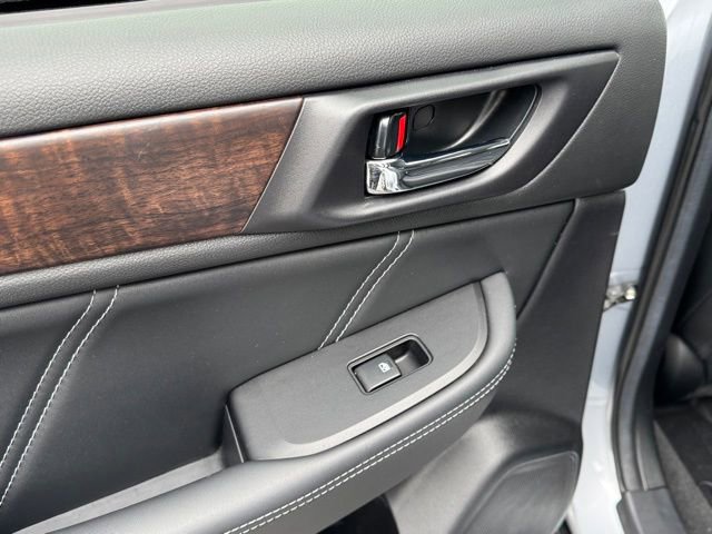 Used 2019 Subaru Outback 2.5i Limited w/ Popular Package #2 image 16